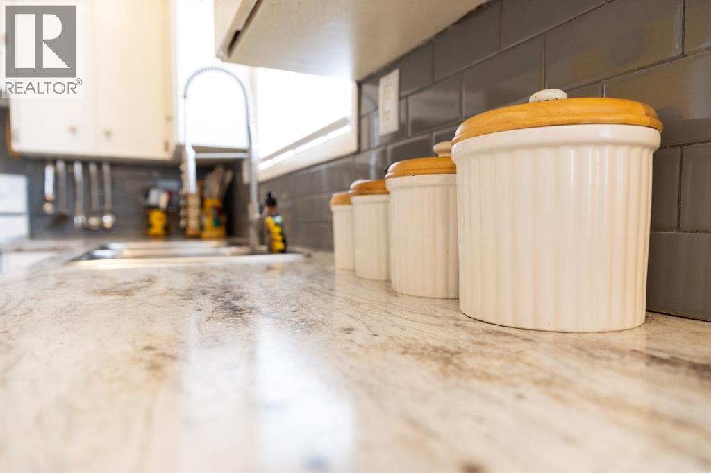 40 Fern Road, Red Deer, Alberta  T4N 4Z4 - Photo 4 - A2267055