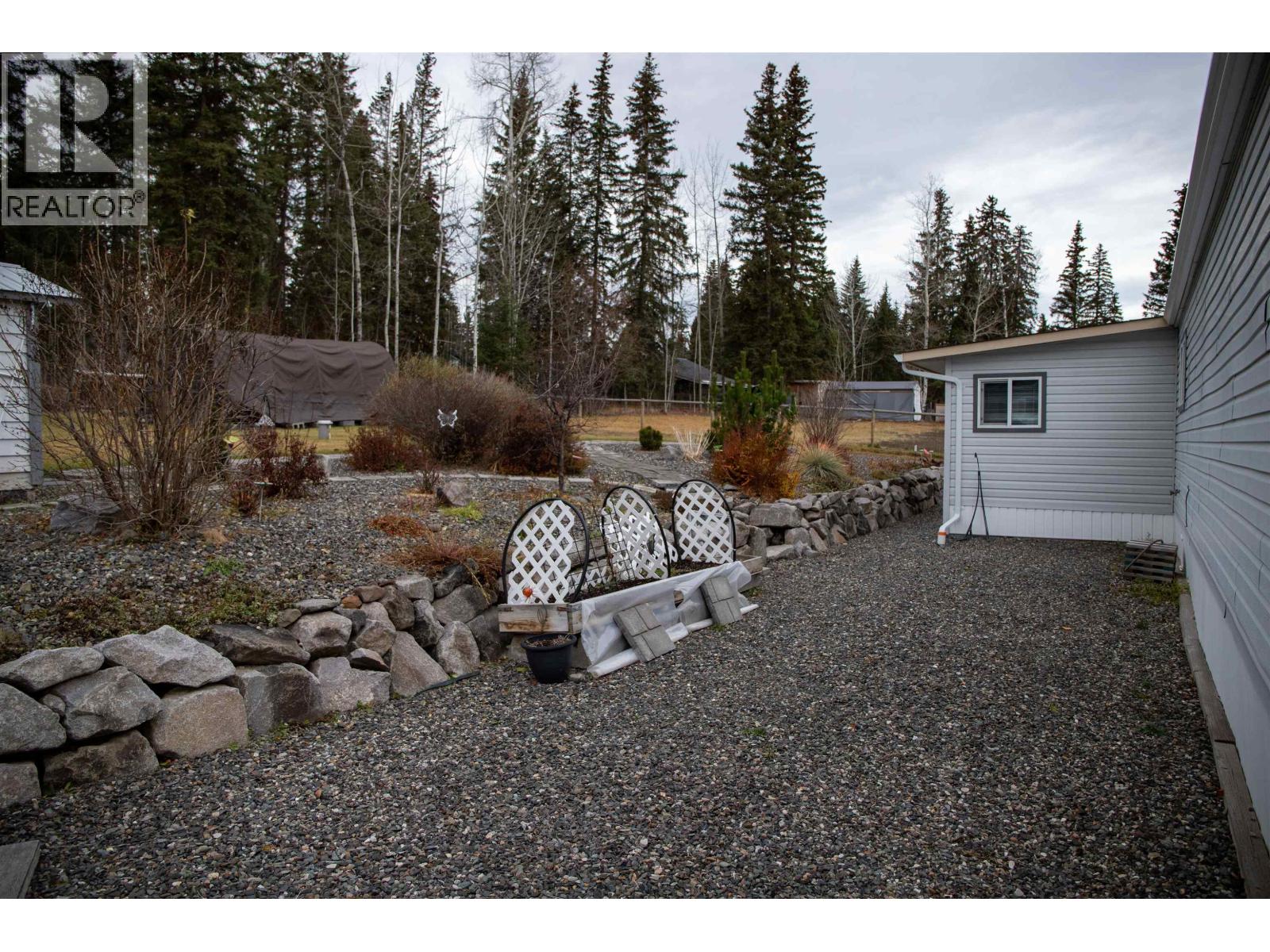 6064 Norman Road, 100 Mile House, British Columbia  V0K 2E3 - Photo 16 - R3065766