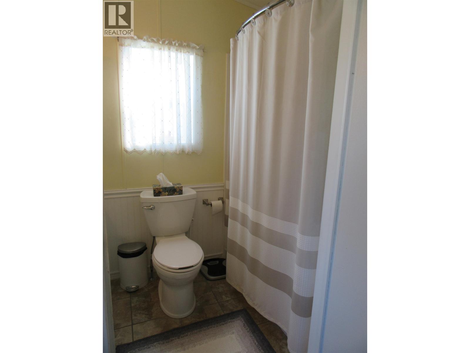 6064 Norman Road, 100 Mile House, British Columbia  V0K 2E3 - Photo 32 - R3065766