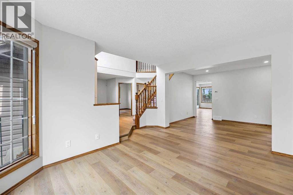 40 Edgebrook View Nw, Calgary, Alberta  T3A 5J9 - Photo 4 - A2242593