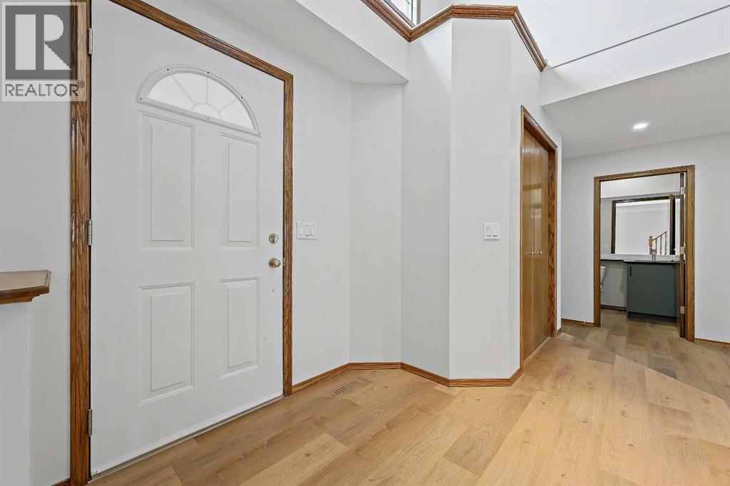 40 Edgebrook View Nw, Calgary, Alberta  T3A 5J9 - Photo 2 - A2242593