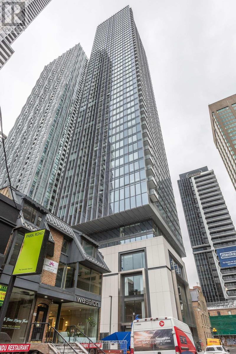 2006 - 8 CUMBERLAND STREET, Toronto, Ontario