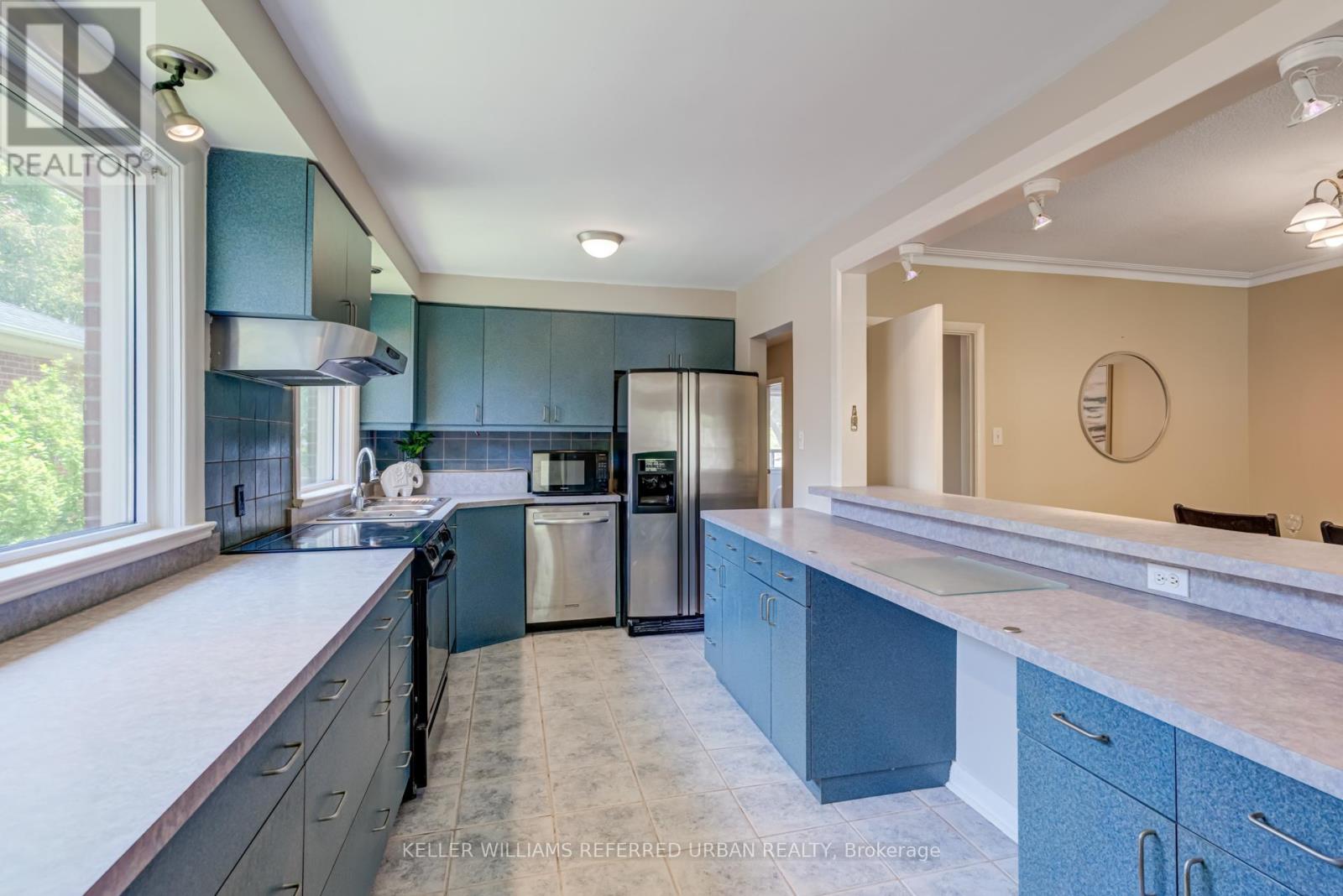 3991 Bloor Street W, Toronto, Ontario  M9B 1M2 - Photo 3 - W12388404