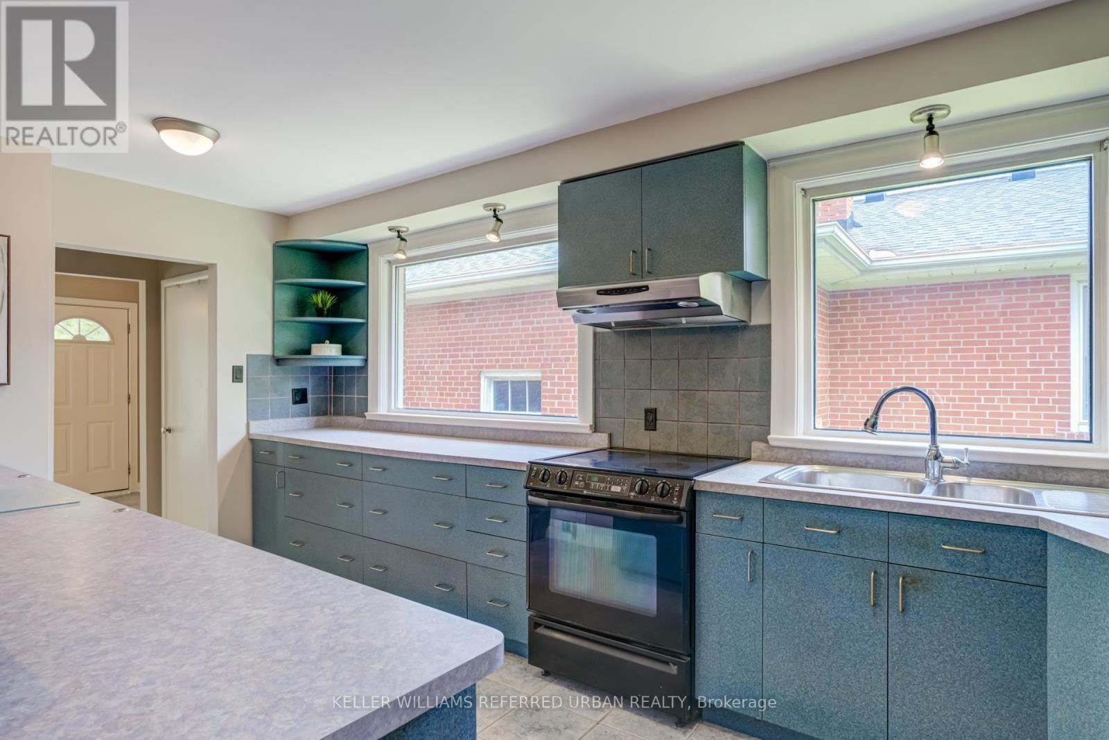 3991 Bloor Street W, Toronto, Ontario  M9B 1M2 - Photo 12 - W12388404