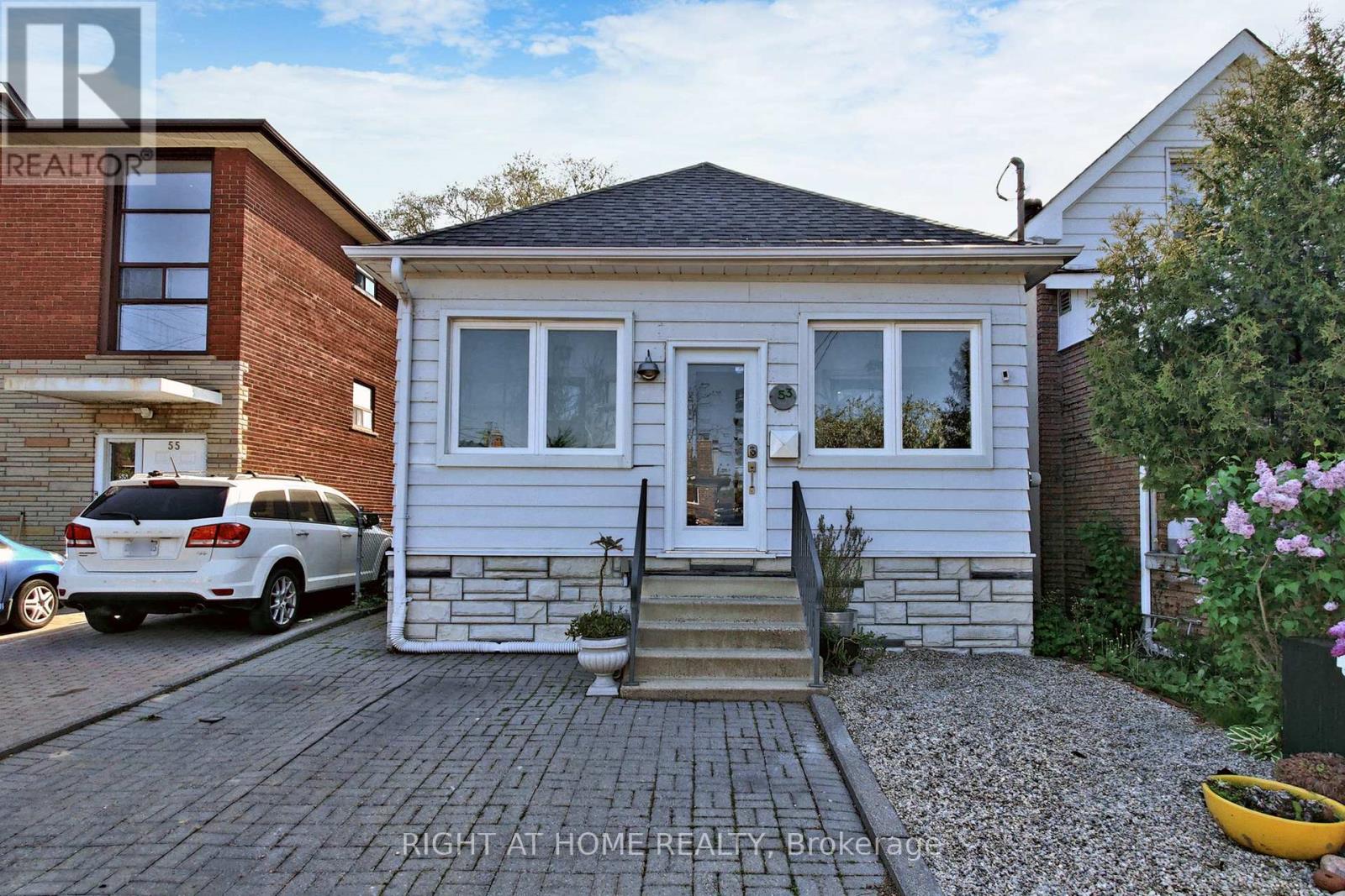 53 SIXTEENTH STREET, Toronto, Ontario