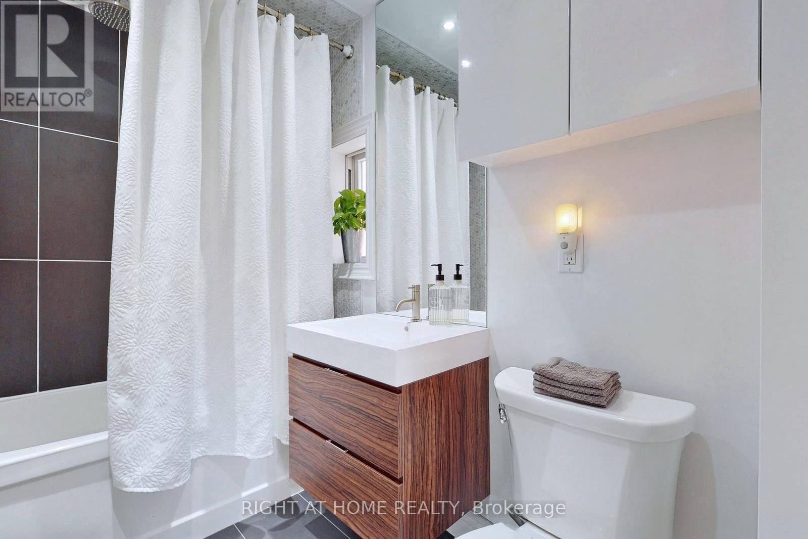 53 Sixteenth Street, Toronto, Ontario  M8V 3J7 - Photo 19 - W12391759