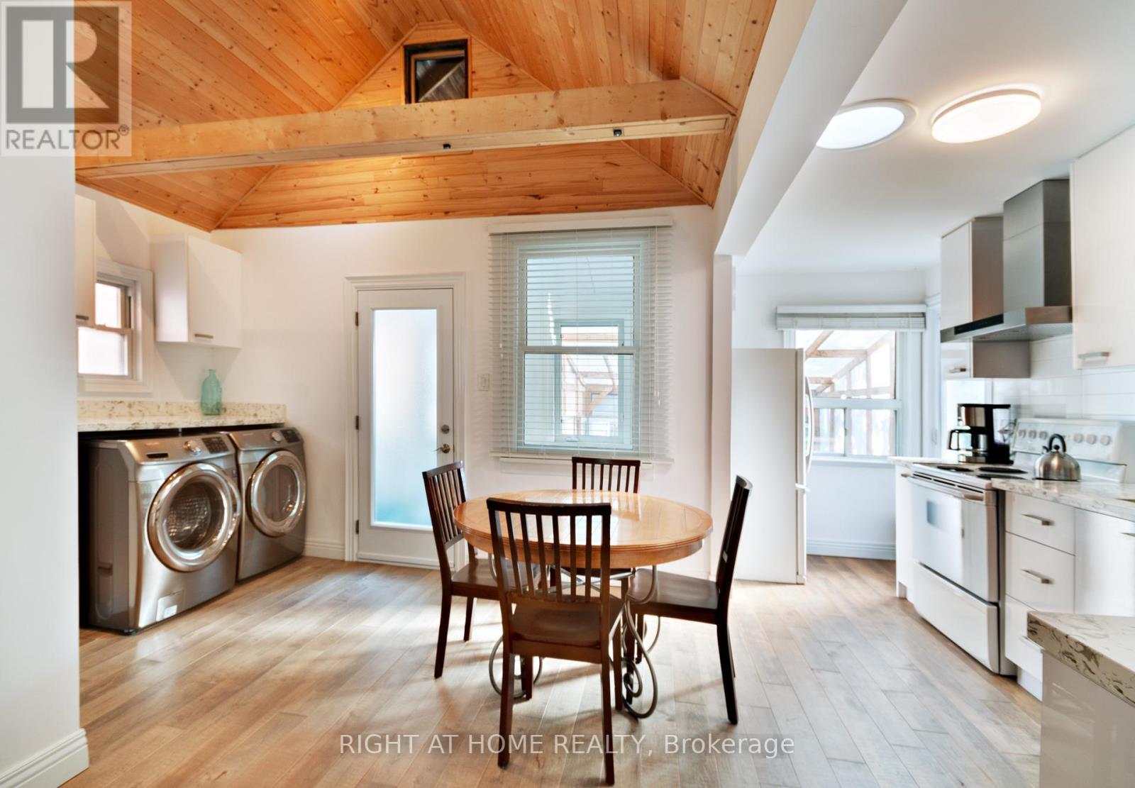 53 Sixteenth Street, Toronto, Ontario  M8V 3J7 - Photo 9 - W12391759