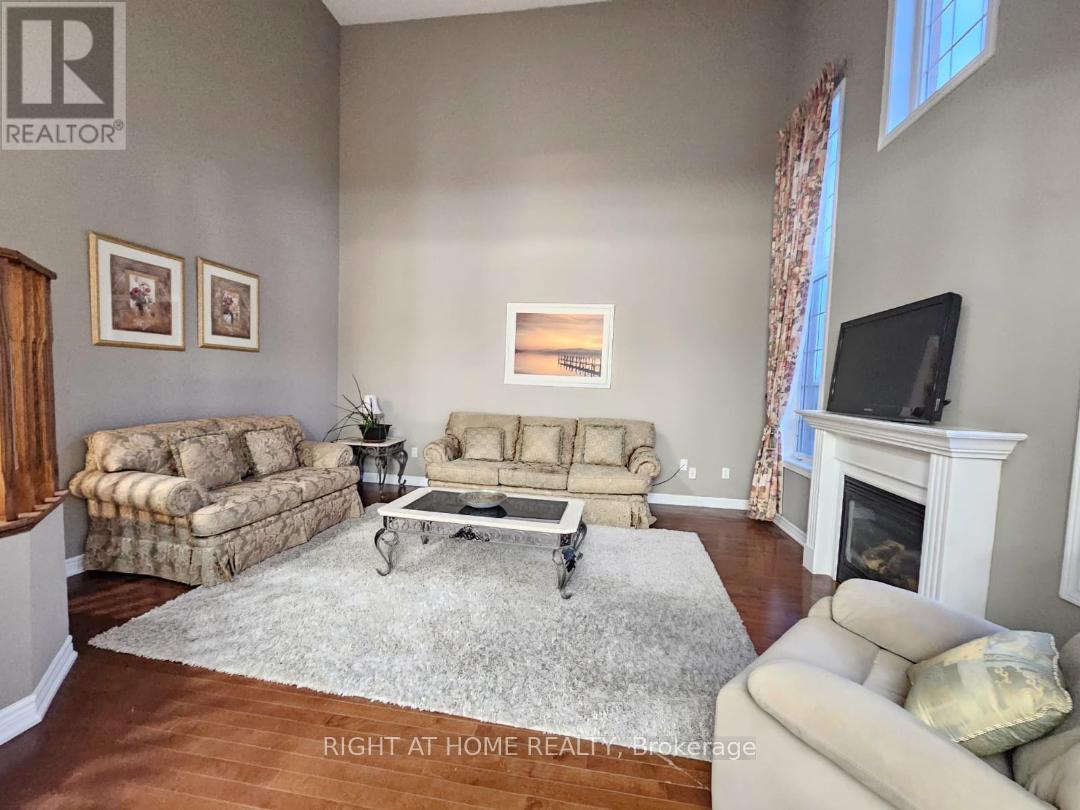 44 Moldovan Drive, Brampton, Ontario L6R 0E4 - Photo 8 - W12466719