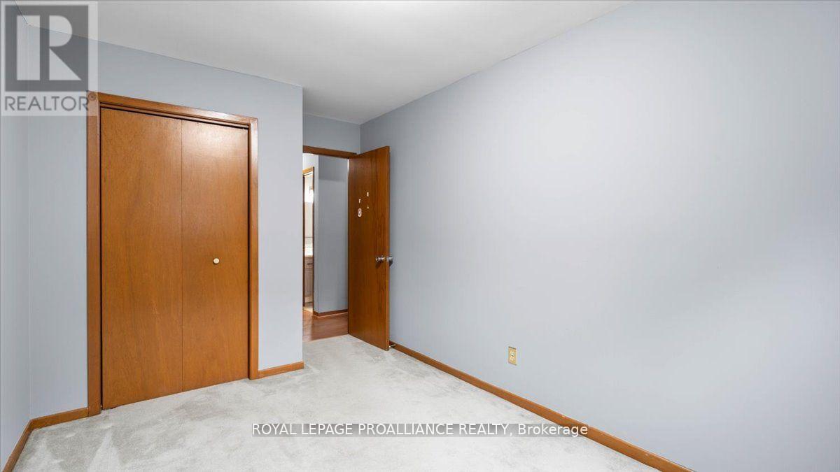 14 Connolly Avenue, Quinte West, Ontario  K8V 5T4 - Photo 15 - X12525380