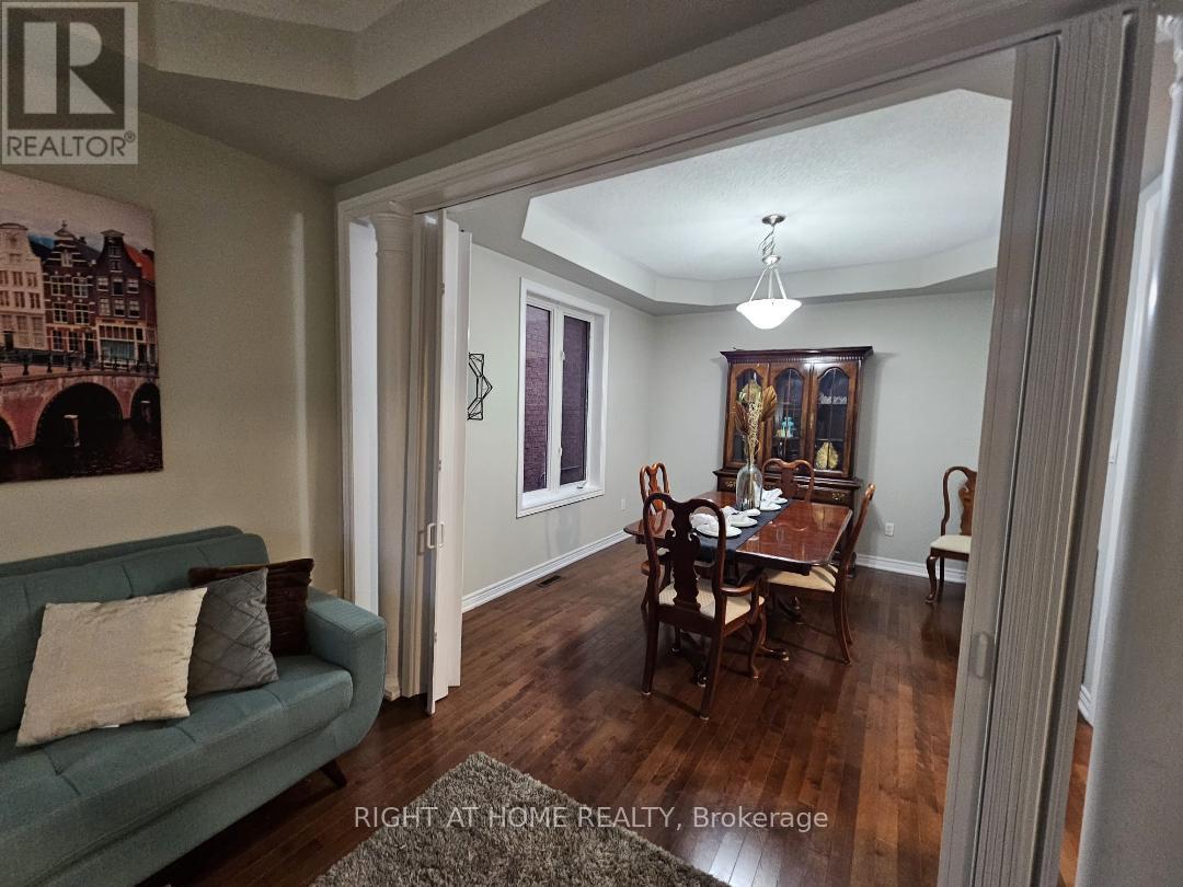 44 Moldovan Drive, Brampton, Ontario L6R 0E4 - Photo 6 - W12466719