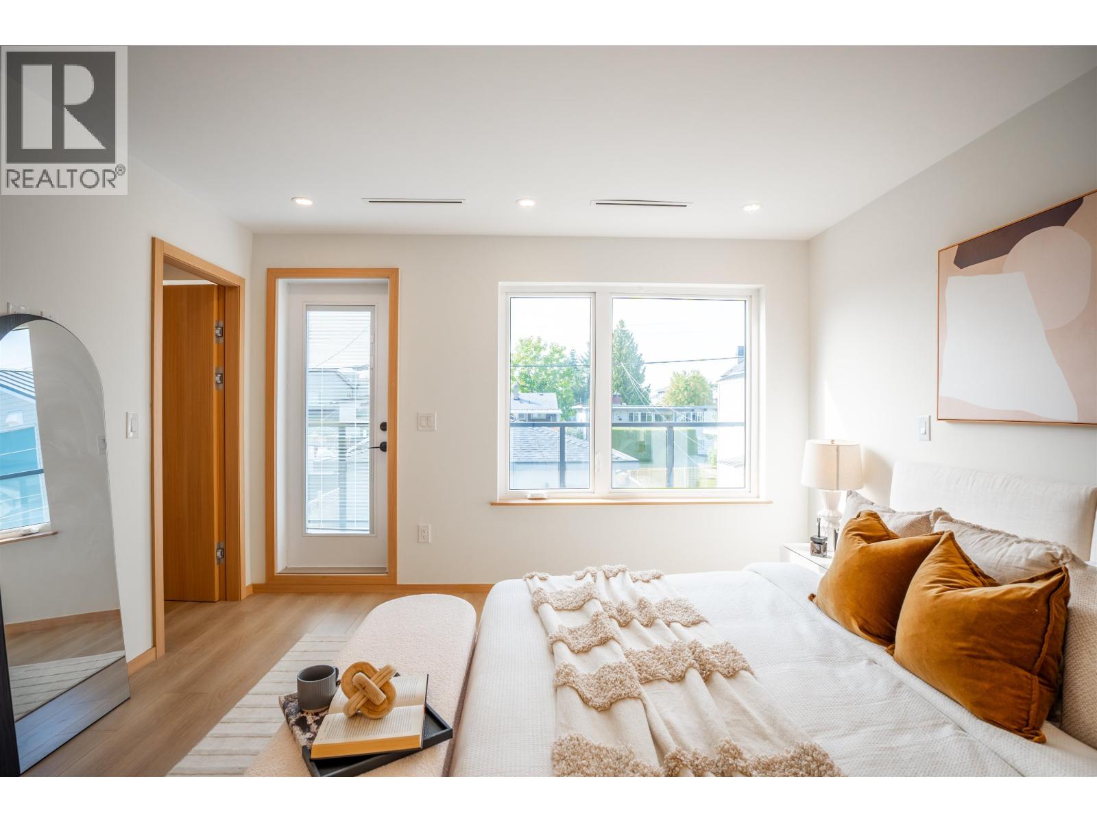 7 N Howard Avenue, Burnaby, British Columbia V5B 1J6 - Photo 7 - R3065926