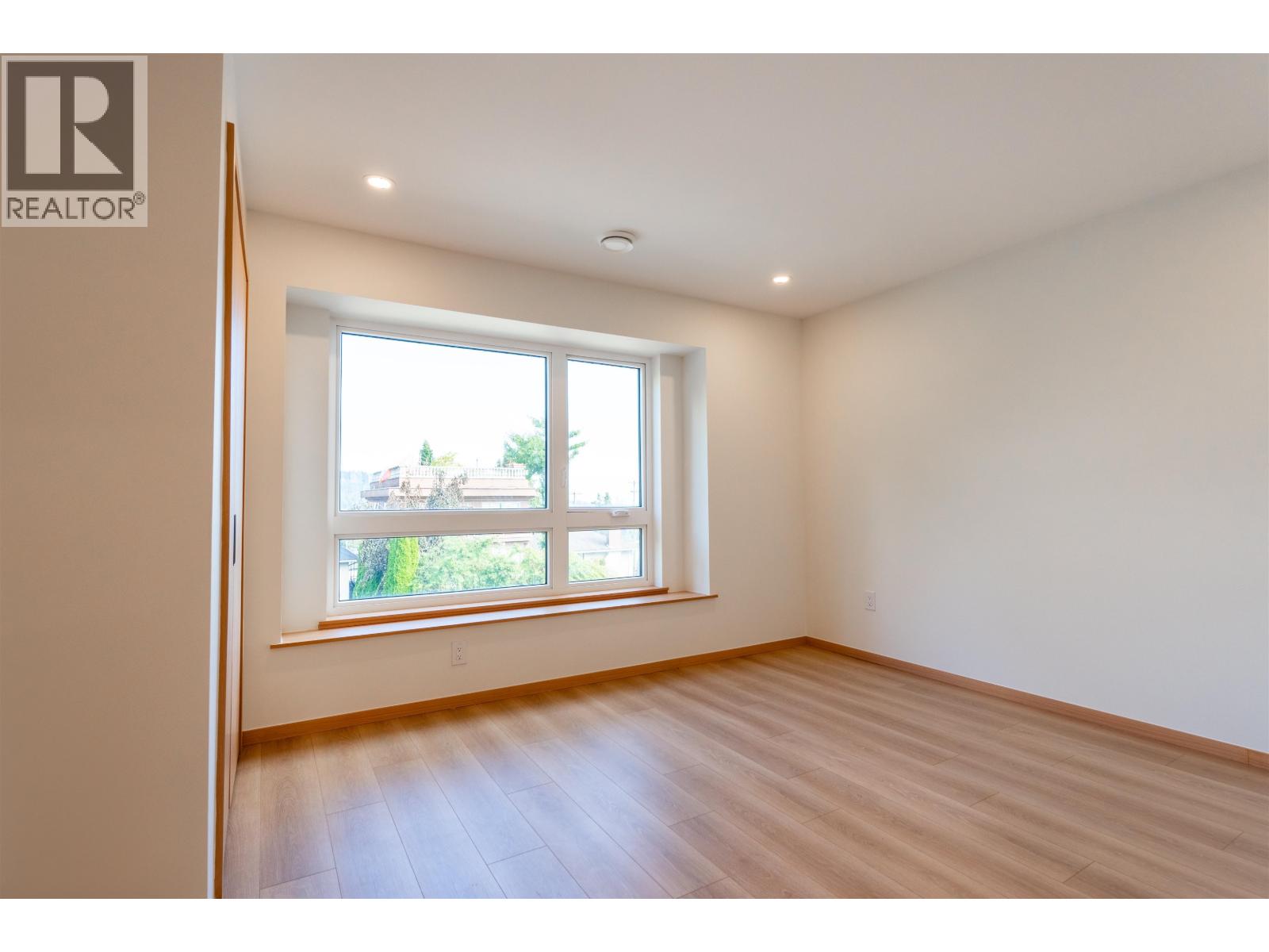 7 N Howard Avenue, Burnaby, British Columbia V5B 1J6 - Photo 10 - R3065926