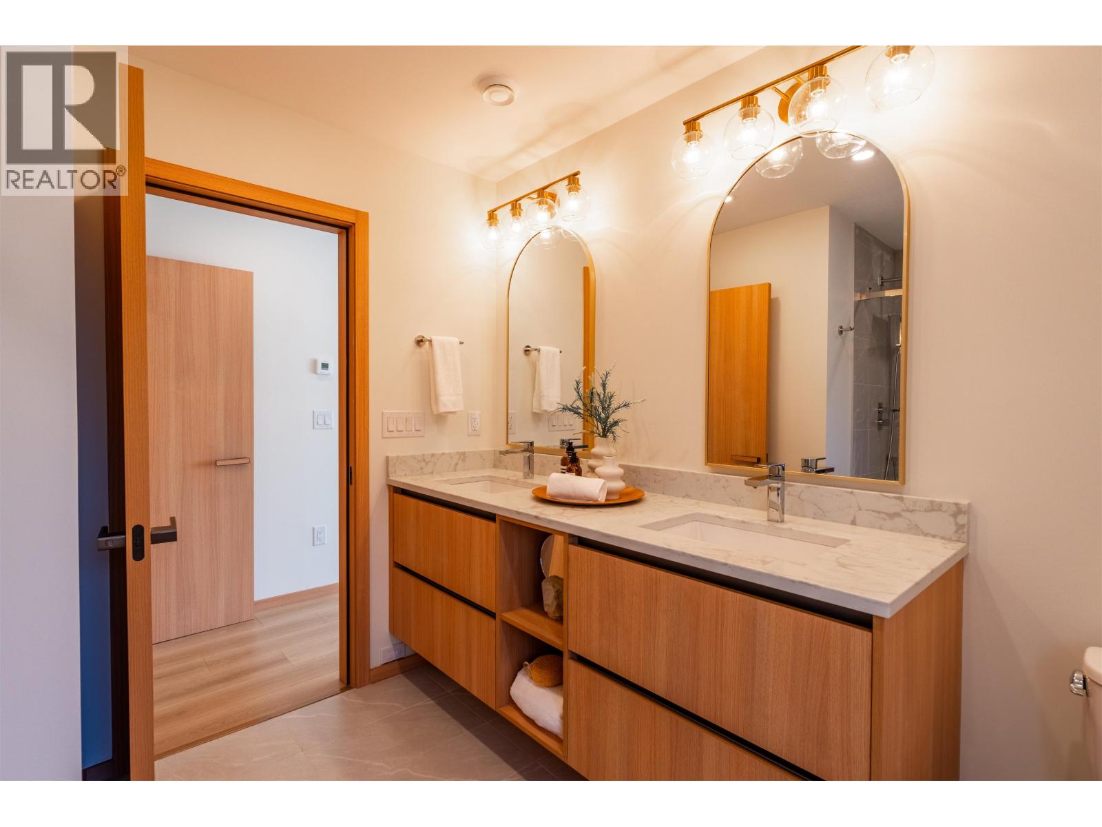 7 N Howard Avenue, Burnaby, British Columbia V5B 1J6 - Photo 12 - R3065926