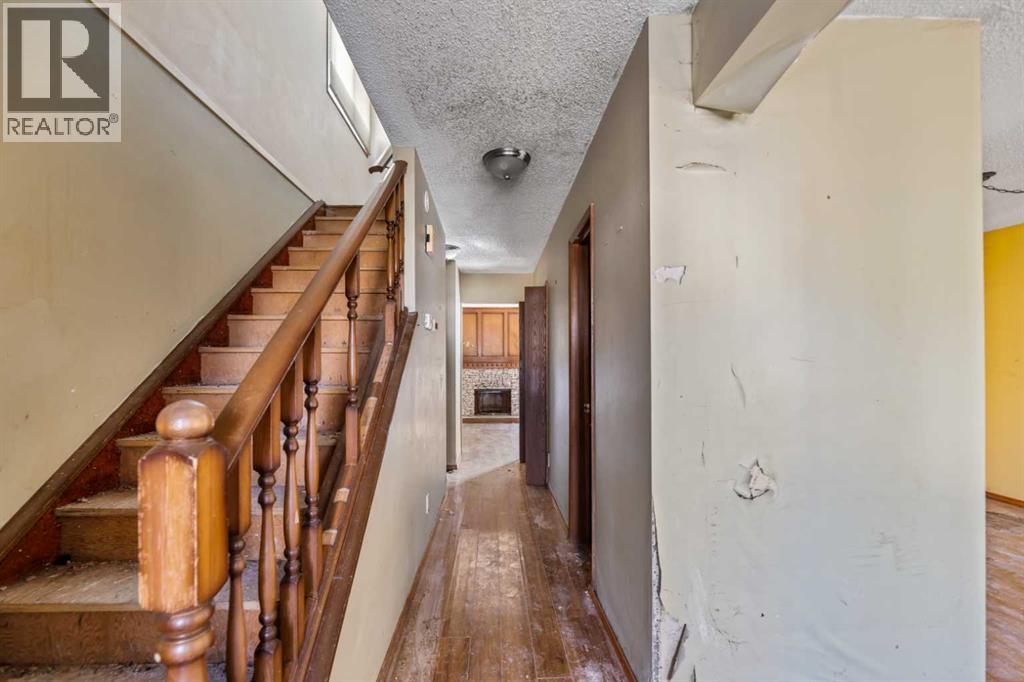 83 Templegreen Drive Ne, Calgary, Alberta  T1Y 4Z1 - Photo 3 - A2263196