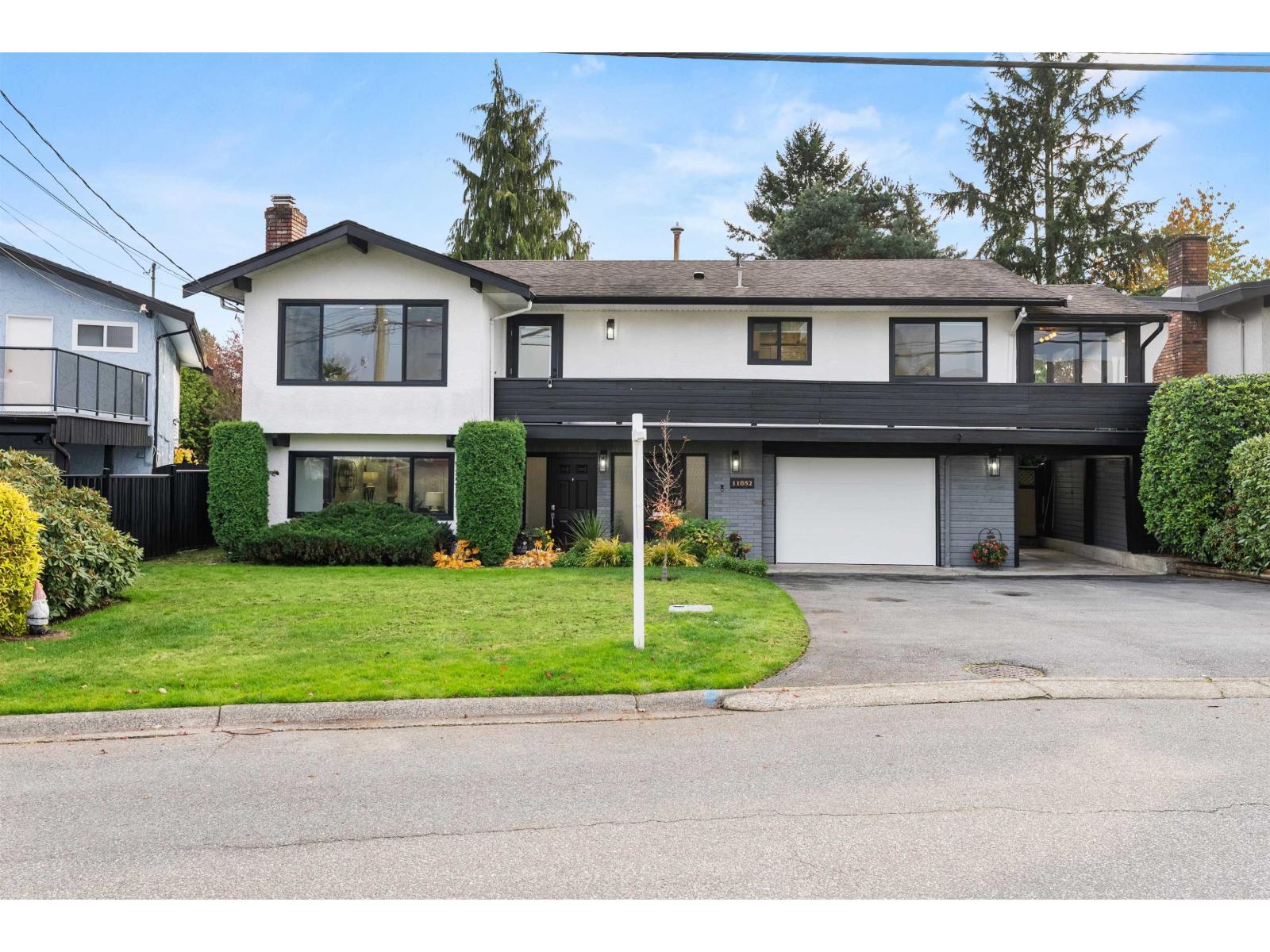 11852 85a Avenue, Delta, British Columbia  V4C 2V6 - Photo 2 - R3057043