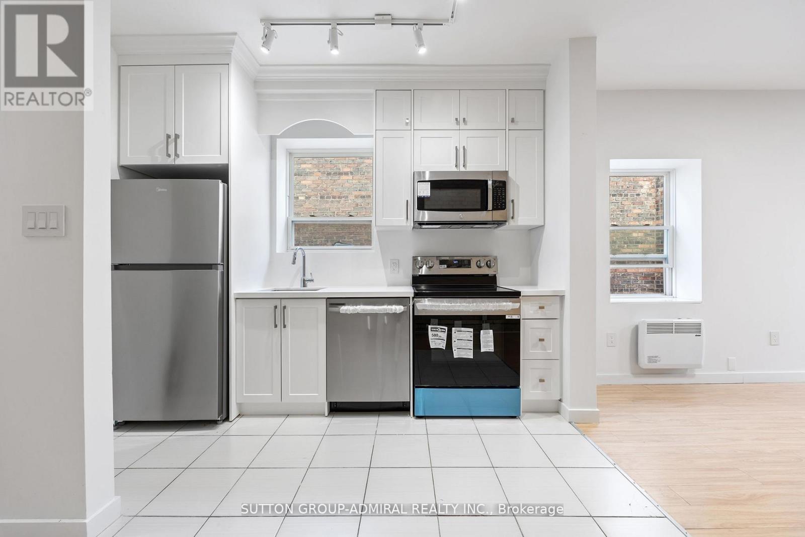 2 - 1969 QUEEN STREET E, Toronto, Ontario