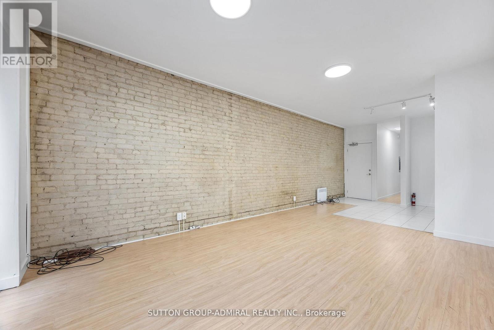 2 - 1969 Queen Street E, Toronto, Ontario  M4L 1H9 - Photo 11 - E12525534