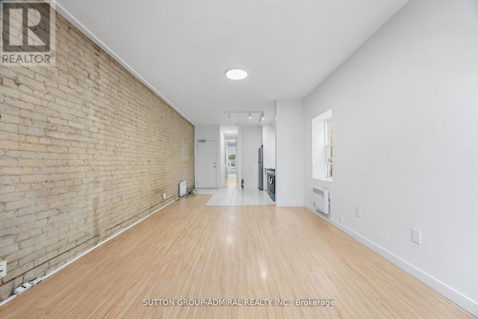 2 - 1969 Queen Street E, Toronto, Ontario  M4L 1H9 - Photo 5 - E12525534