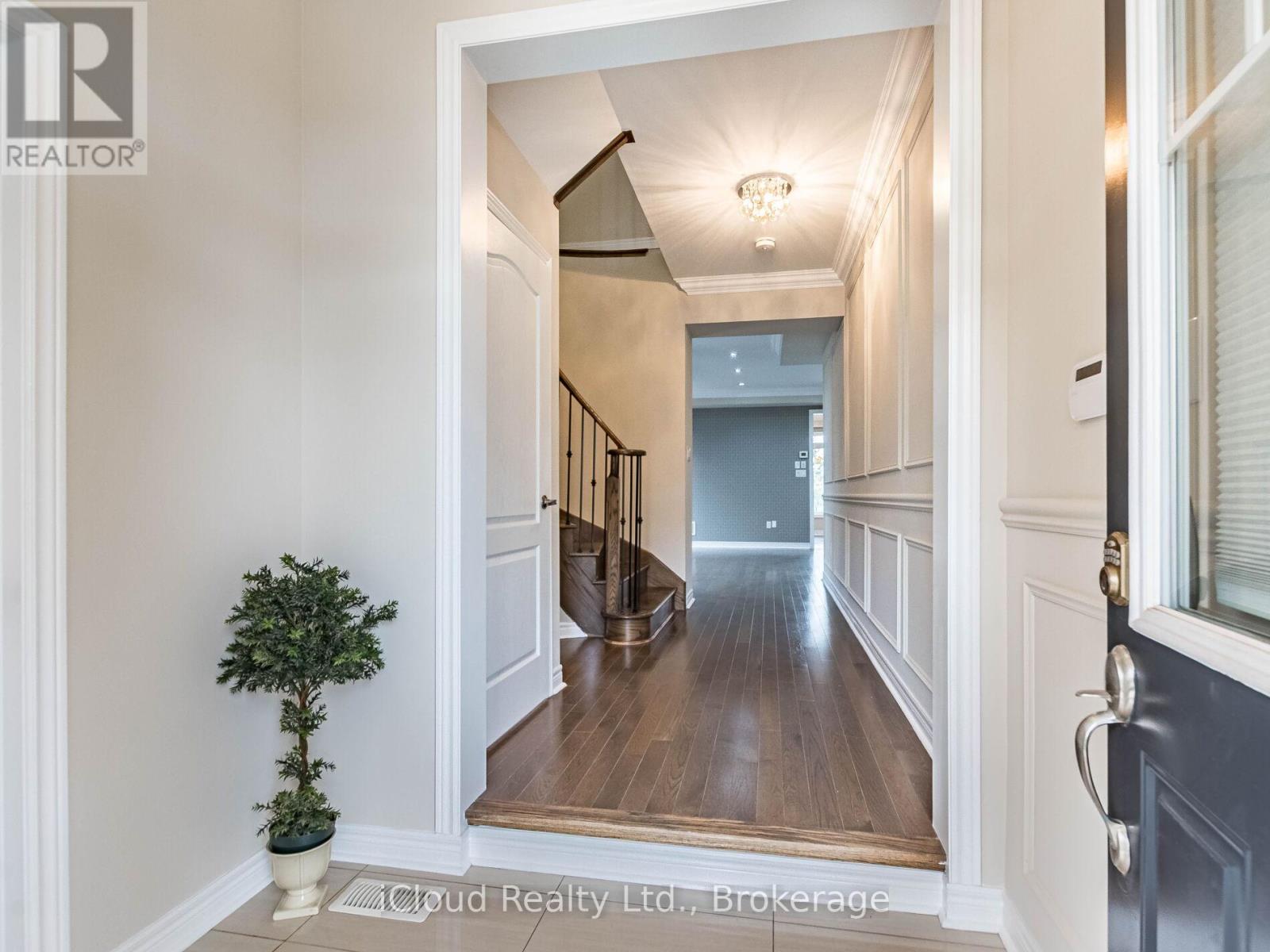 109 Kaitting Trail, Oakville, Ontario  L6M 0T6 - Photo 6 - W12405422