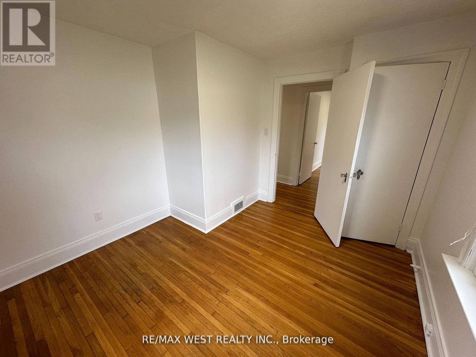 8186 Islington Avenue, Vaughan, Ontario L4L 1W7 - Photo 17 - N12525500