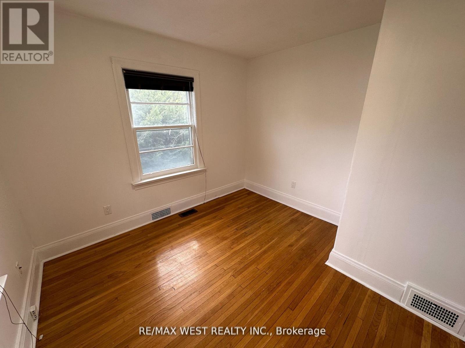 8186 Islington Avenue, Vaughan, Ontario L4L 1W7 - Photo 18 - N12525500