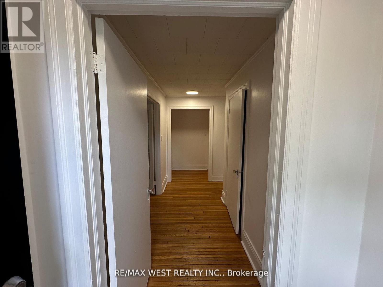 8186 Islington Avenue, Vaughan, Ontario L4L 1W7 - Photo 2 - N12525500