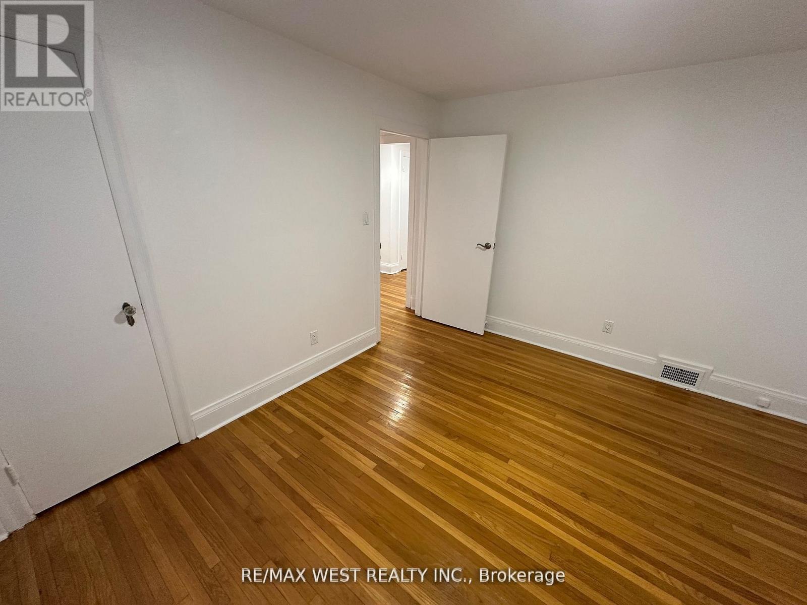 8186 Islington Avenue, Vaughan, Ontario L4L 1W7 - Photo 25 - N12525500