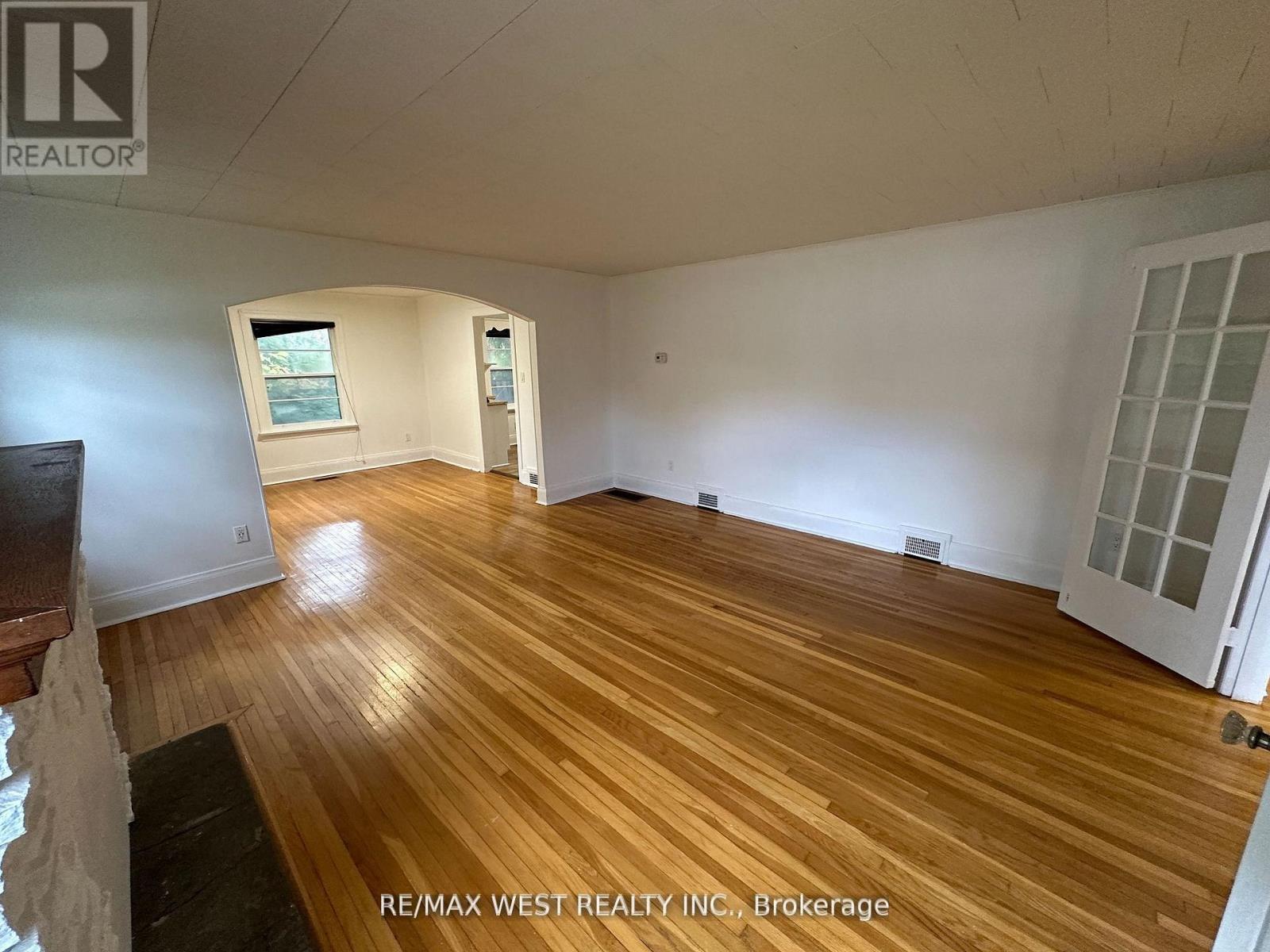 8186 Islington Avenue, Vaughan, Ontario L4L 1W7 - Photo 4 - N12525500