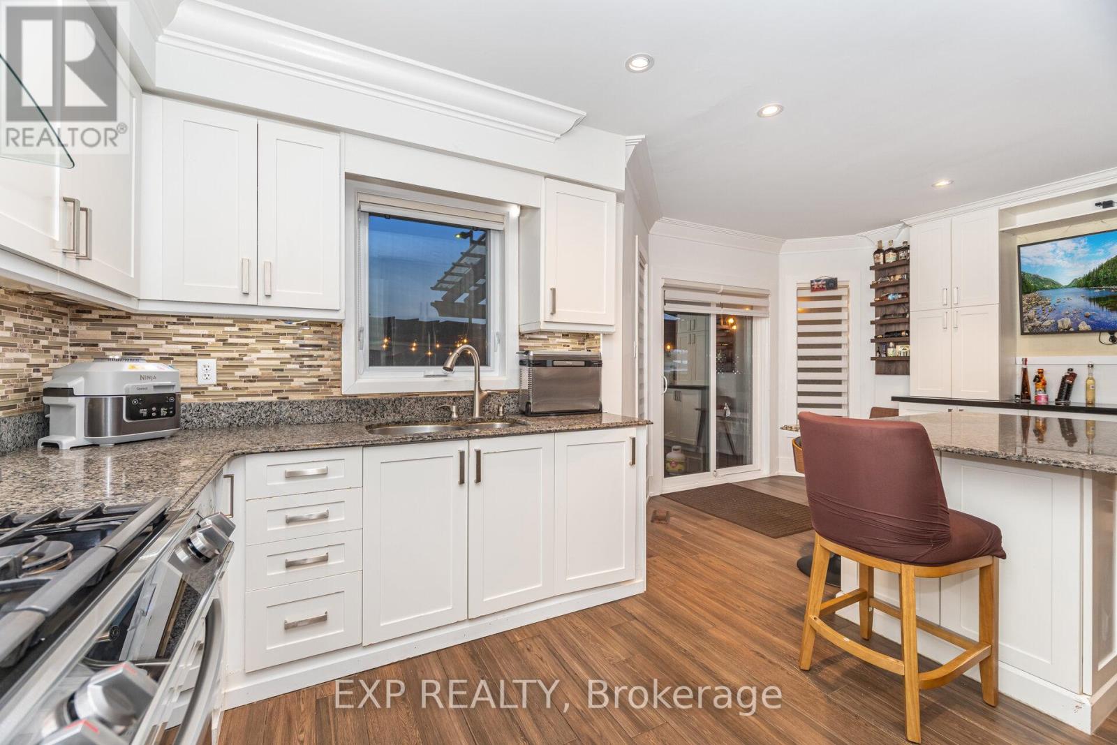 118 Solway Avenue, Vaughan, Ontario  L6A 2X1 - Photo 16 - N12525526