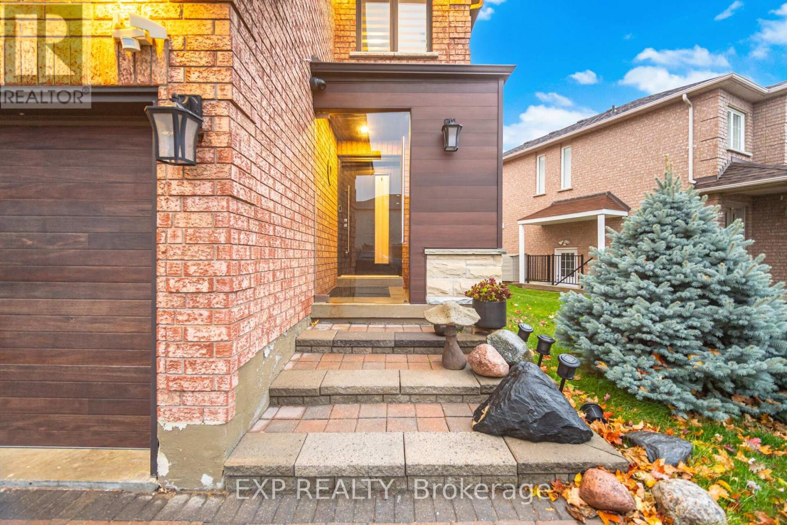 118 Solway Avenue, Vaughan, Ontario  L6A 2X1 - Photo 6 - N12525526
