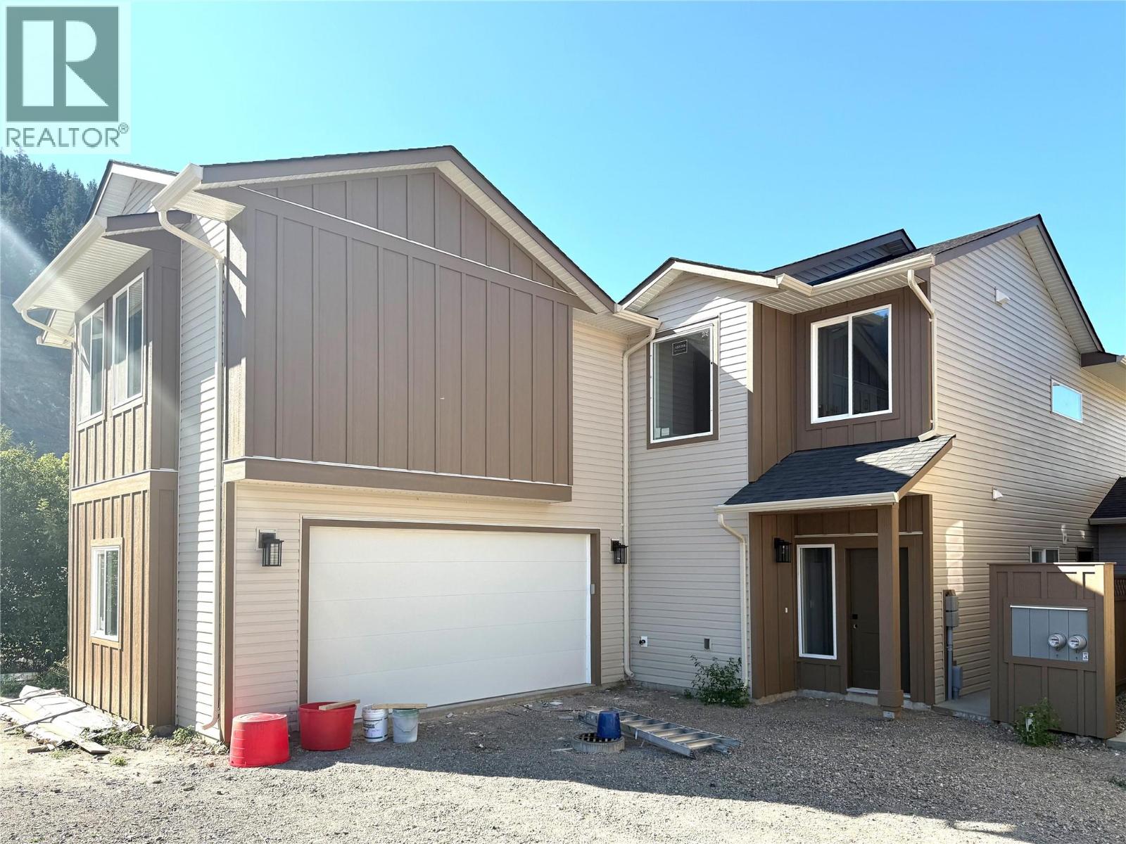 302 BROOKE Drive, chase, British Columbia