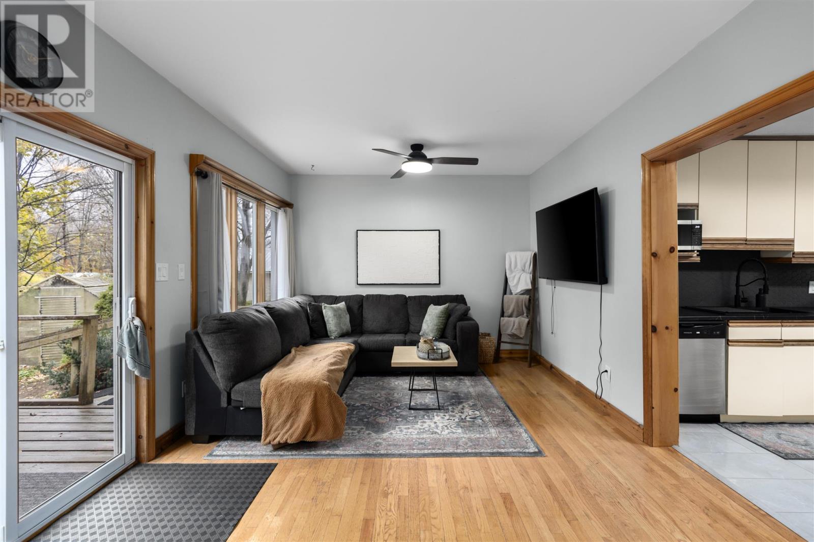 364 Chambers Ave, Sault Ste. Marie, Ontario P6A 4W5 - Photo 2 - SM253212