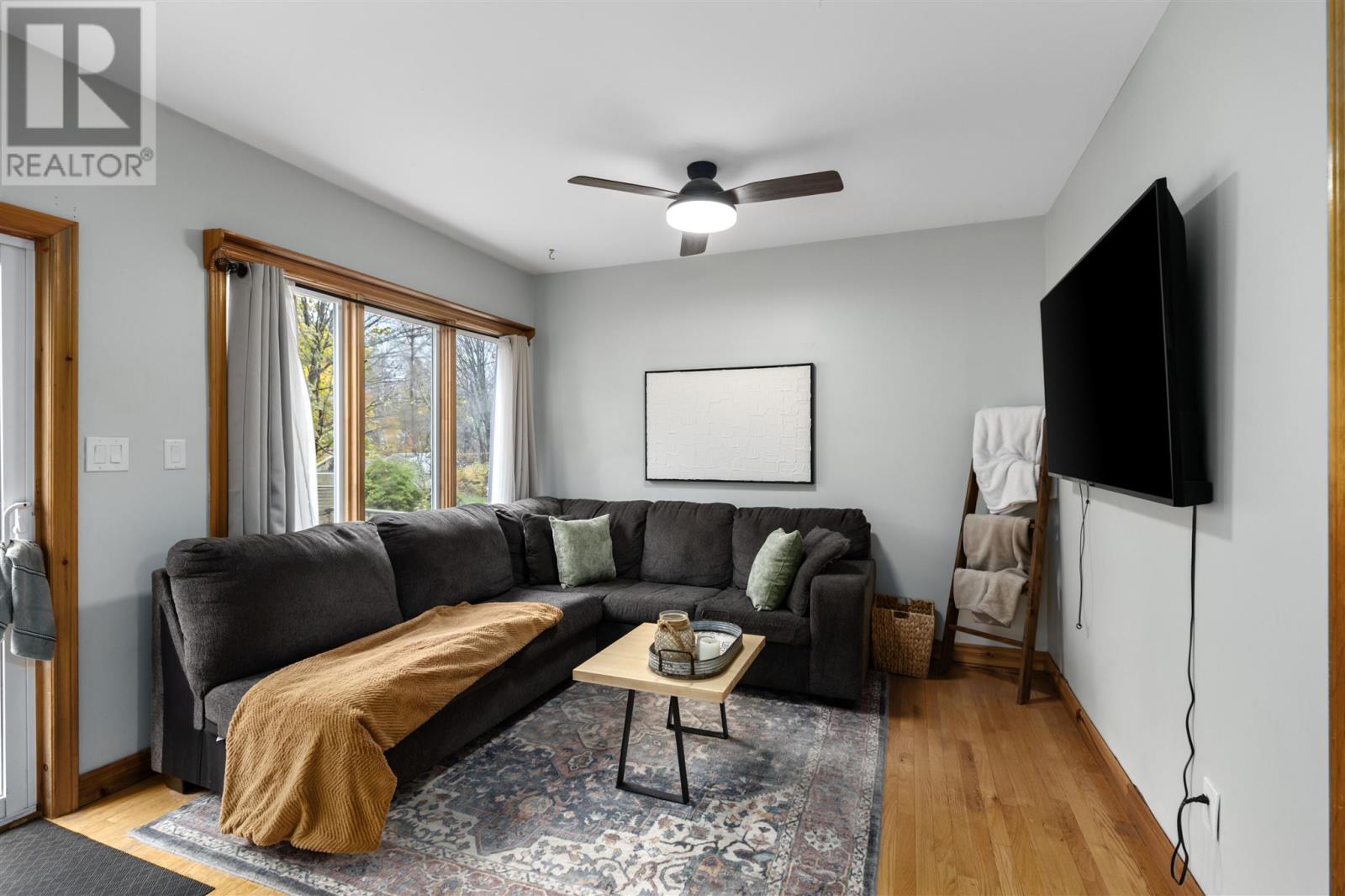 364 Chambers Ave, Sault Ste. Marie, Ontario P6A 4W5 - Photo 3 - SM253212