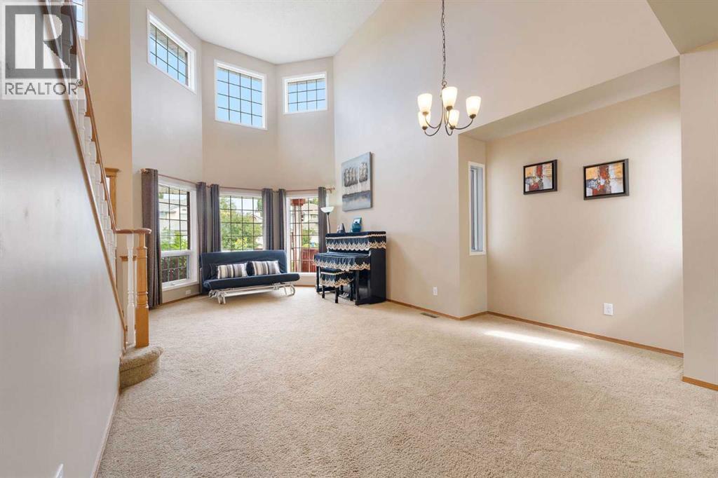 9 Valley Meadow Close Nw, Calgary, Alberta  T3B 5M1 - Photo 7 - A2250641