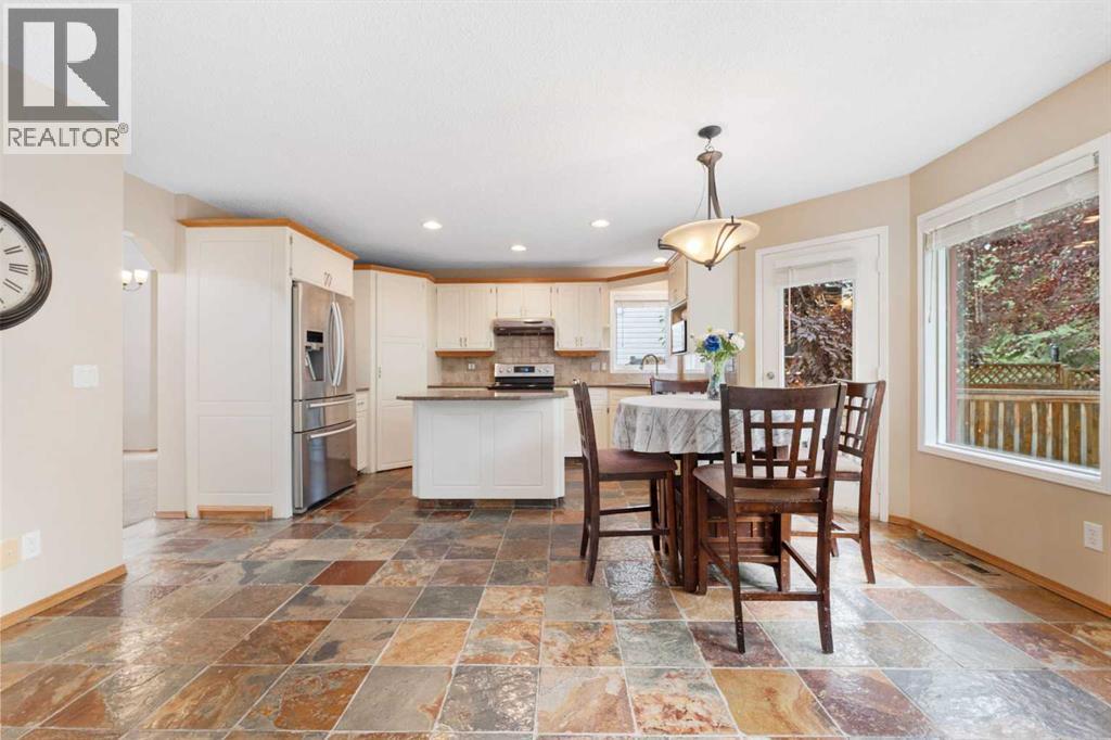 9 Valley Meadow Close Nw, Calgary, Alberta  T3B 5M1 - Photo 24 - A2250641