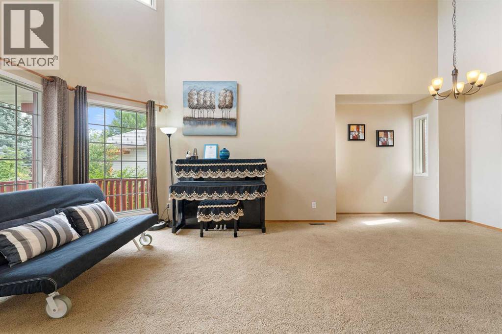 9 Valley Meadow Close Nw, Calgary, Alberta  T3B 5M1 - Photo 12 - A2250641