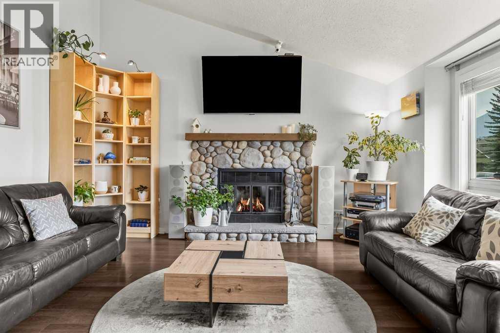 319 Hoodoo Crescent, Canmore, Alberta  T1W 1A8 - Photo 4 - A2257934