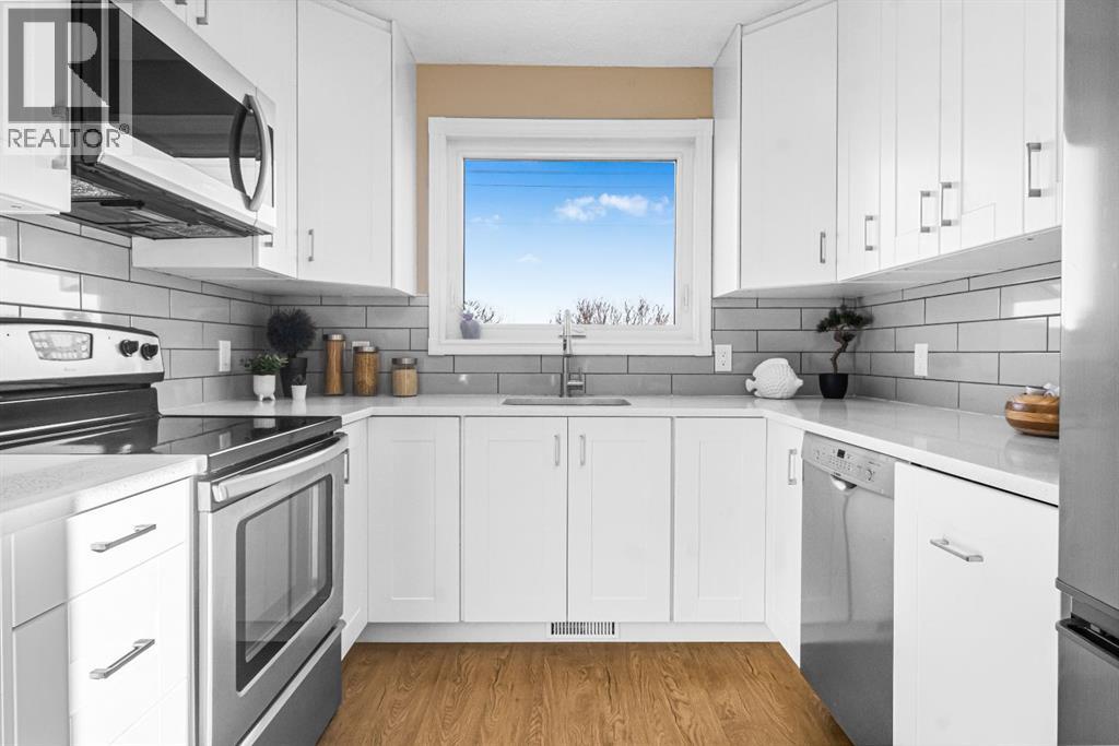 Property at 44 Bedfield Close NE image 3