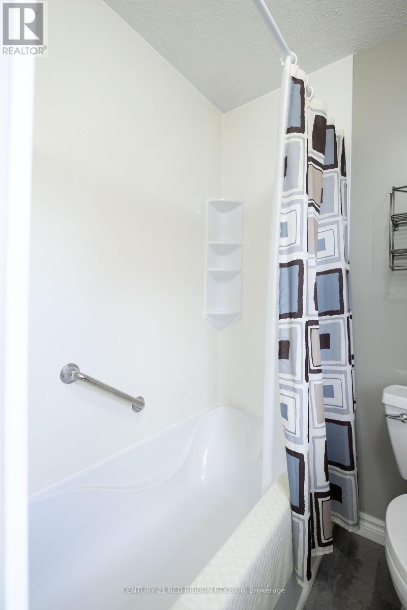 535 - 535 Gainsborough Road, London North, Ontario  N6G 2C5 - Photo 23 - X12525554