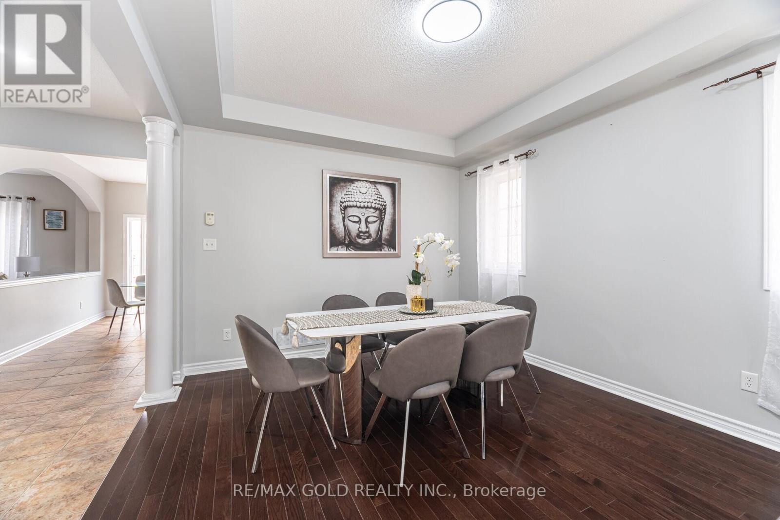 15 Oakhaven Road, Brampton, Ontario  L6P 2Y3 - Photo 6 - W12525492