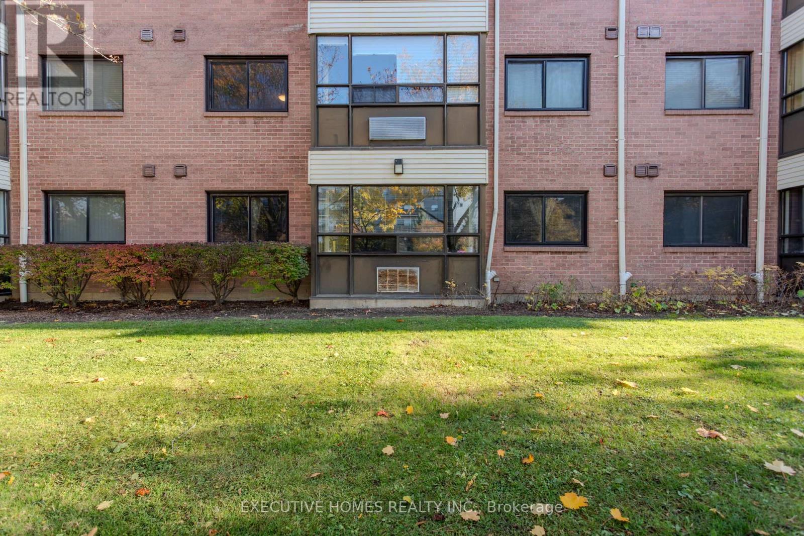 102 - 1275 Cornerbrook Place, Mississauga, Ontario  L5C 3J3 - Photo 2 - W12525502