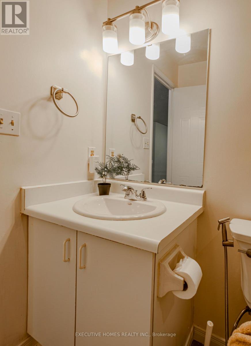 102 - 1275 Cornerbrook Place, Mississauga, Ontario  L5C 3J3 - Photo 24 - W12525502