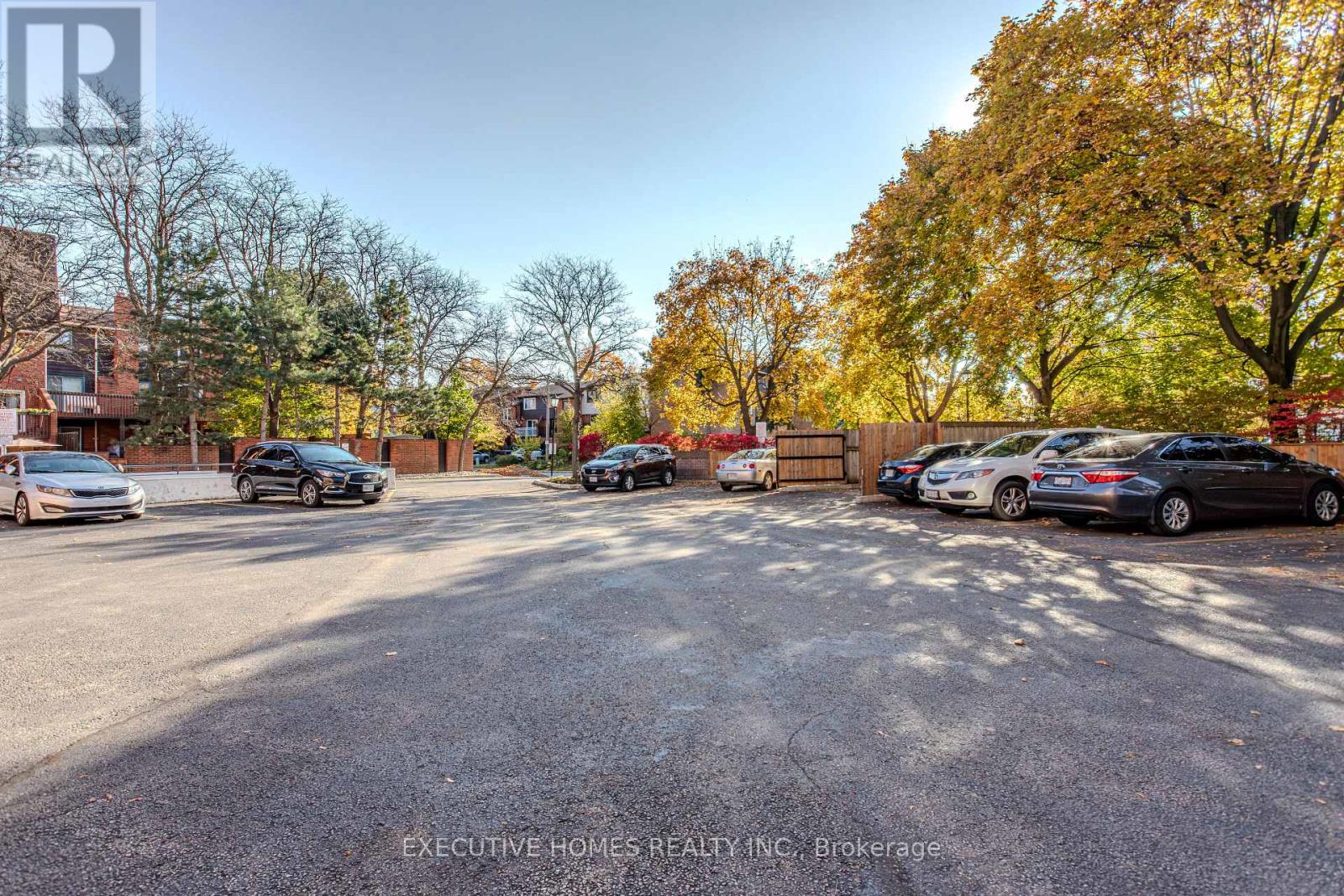 102 - 1275 Cornerbrook Place, Mississauga, Ontario  L5C 3J3 - Photo 3 - W12525502