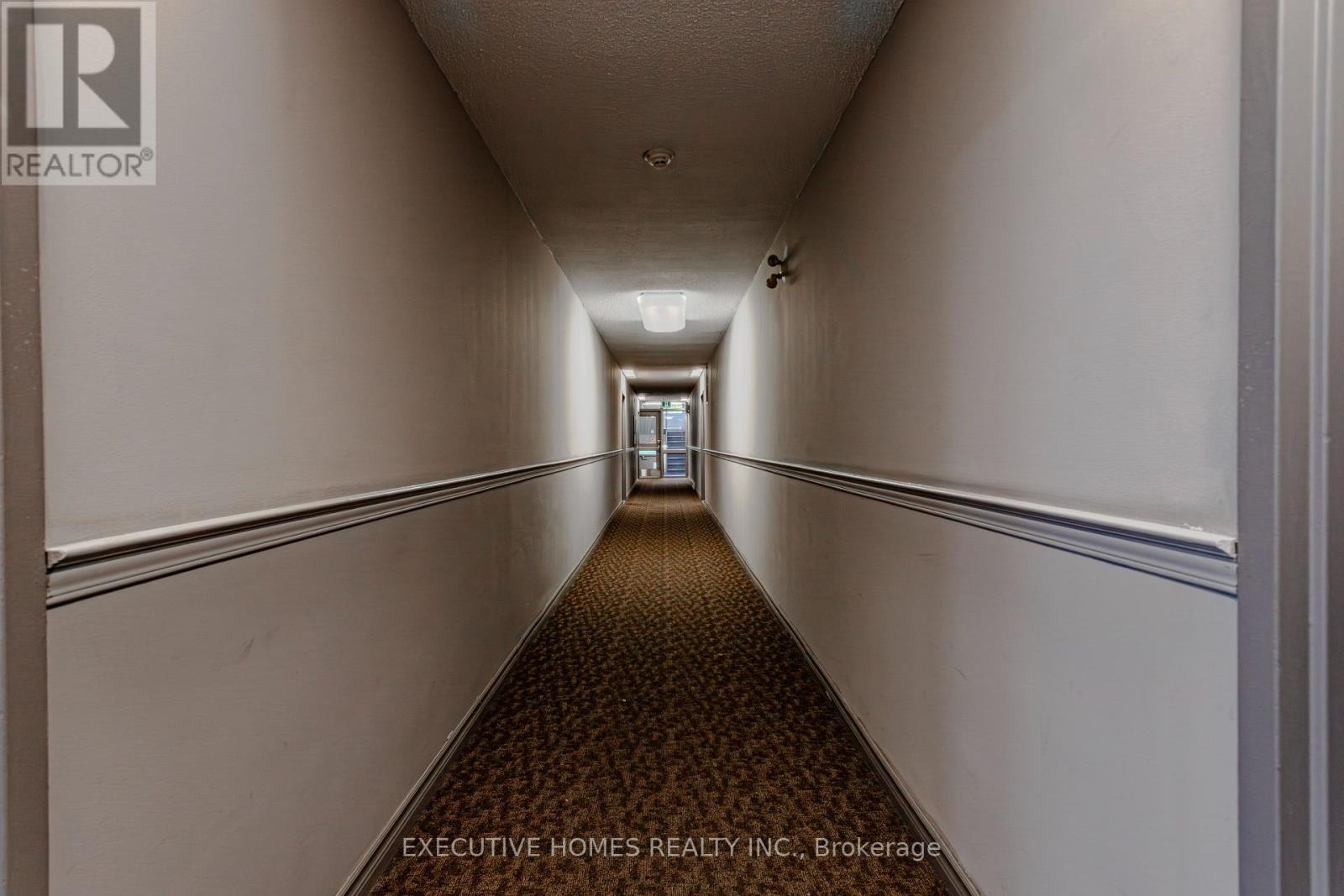 102 - 1275 Cornerbrook Place, Mississauga, Ontario  L5C 3J3 - Photo 9 - W12525502