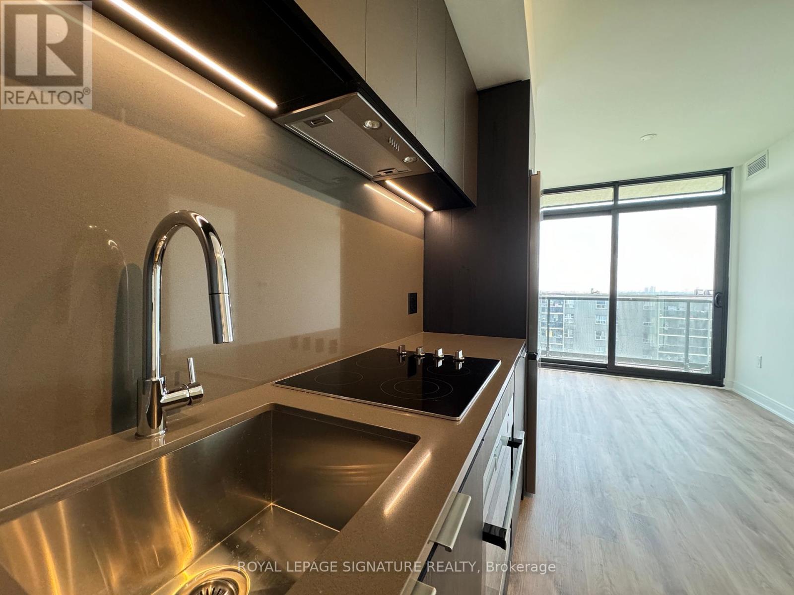 1110 - 86 Dundas Street, Mississauga, Ontario  L5A 1W4 - Photo 12 - W12525504