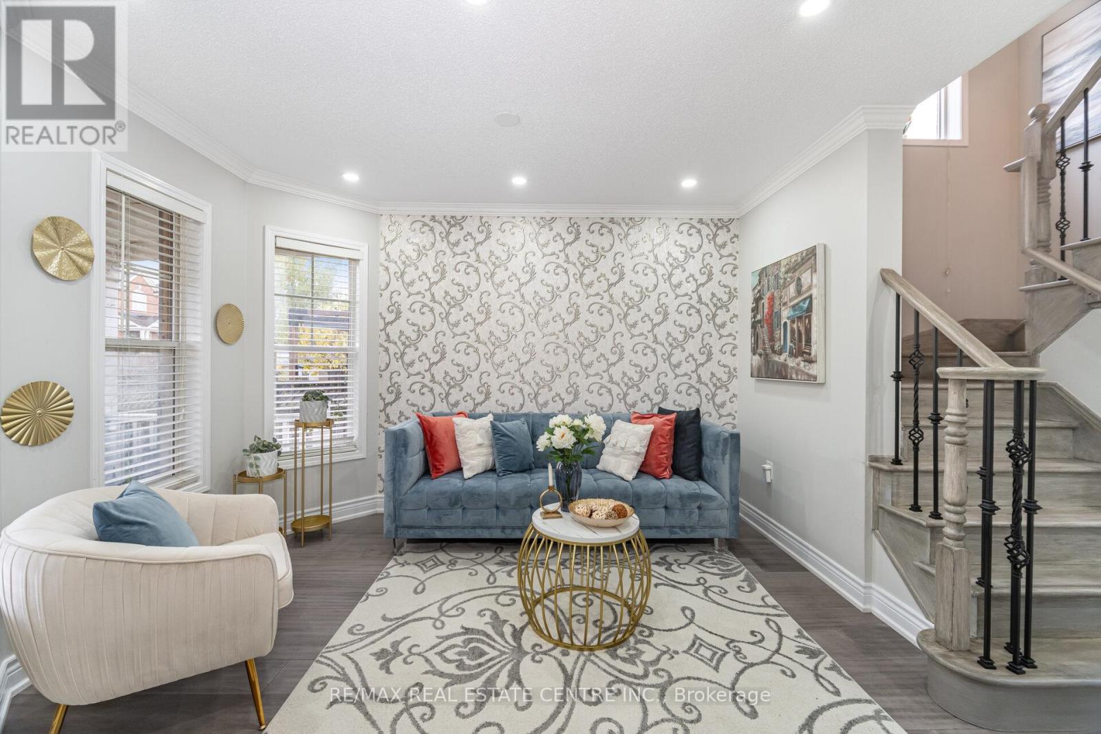 816 Hepburn Road, Milton, Ontario  L9T 0K6 - Photo 4 - W12525538