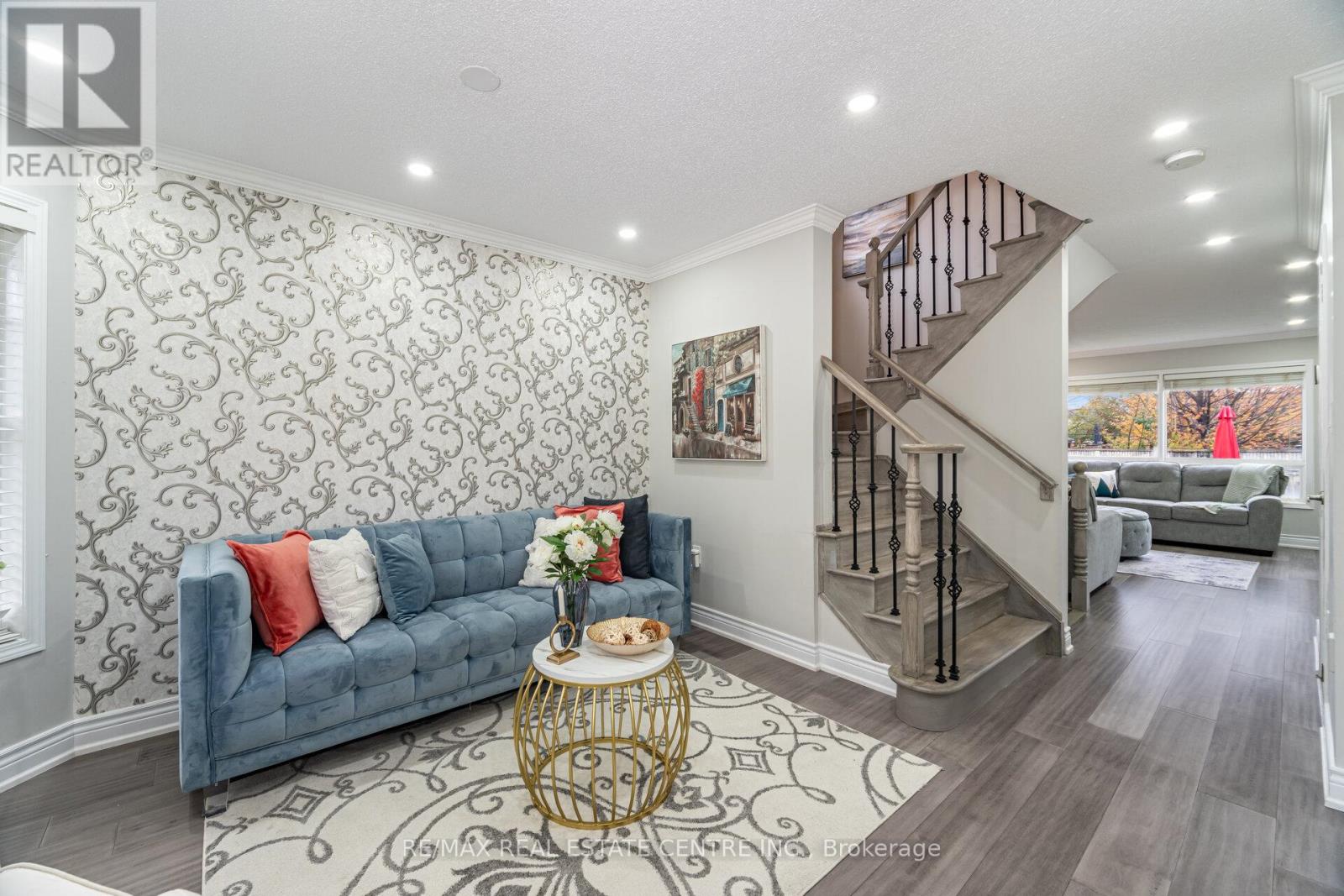 816 Hepburn Road, Milton, Ontario  L9T 0K6 - Photo 6 - W12525538