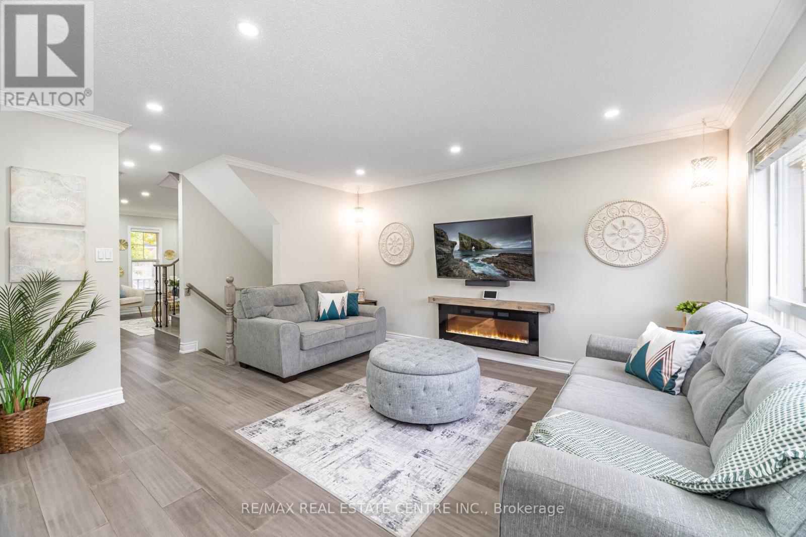 816 Hepburn Road, Milton, Ontario  L9T 0K6 - Photo 7 - W12525538