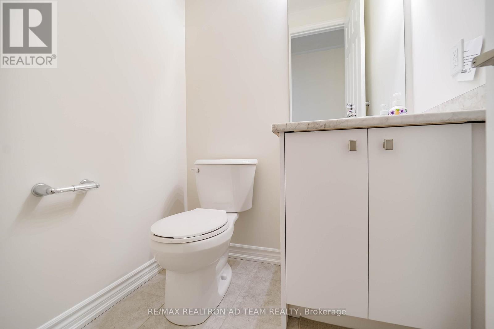 3035 Turtlecreek Place, Pickering, Ontario  L1X 0V1 - Photo 8 - E12523826