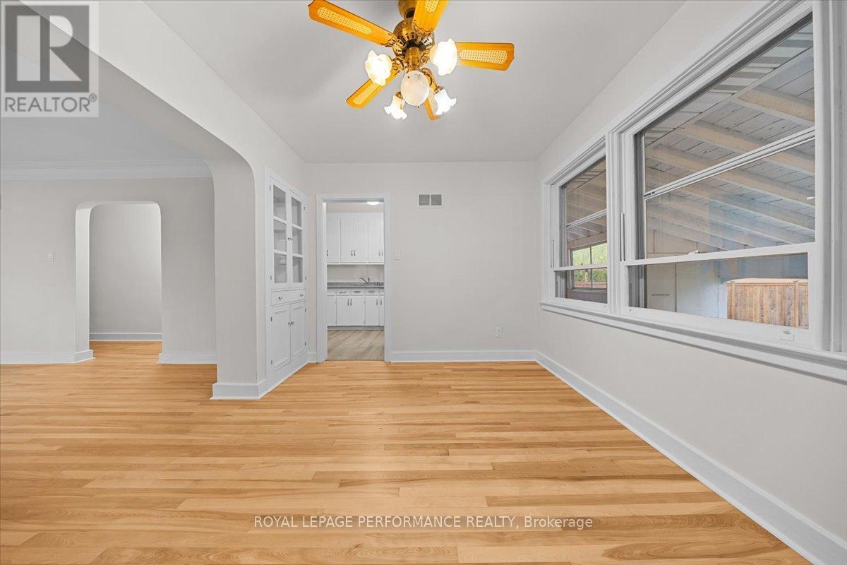 234 Knox Crescent, Ottawa, Ontario K1G 0K8 - Photo 10 - X12525068